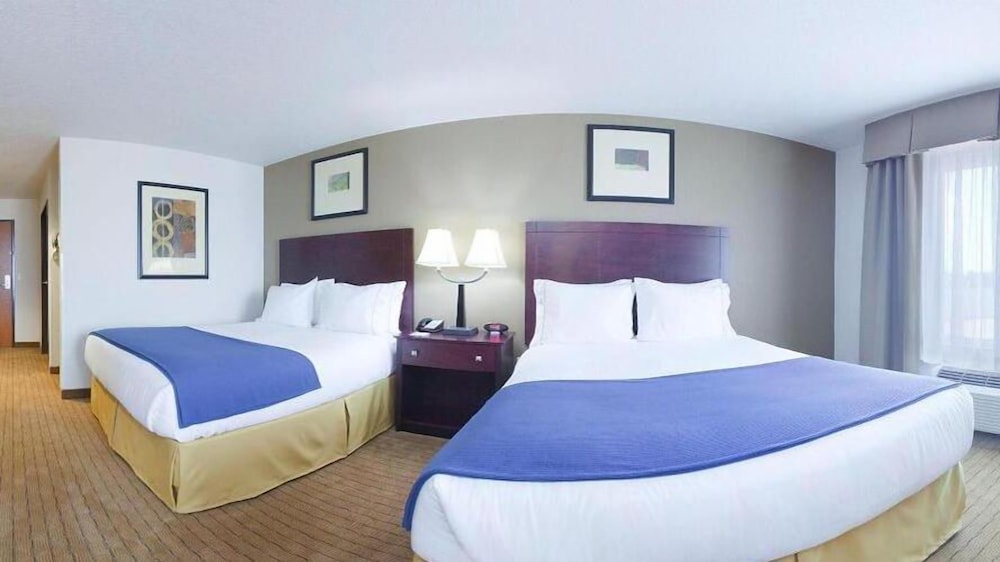 Holiday Inn Express Hotel And Suites Antigo 16/61