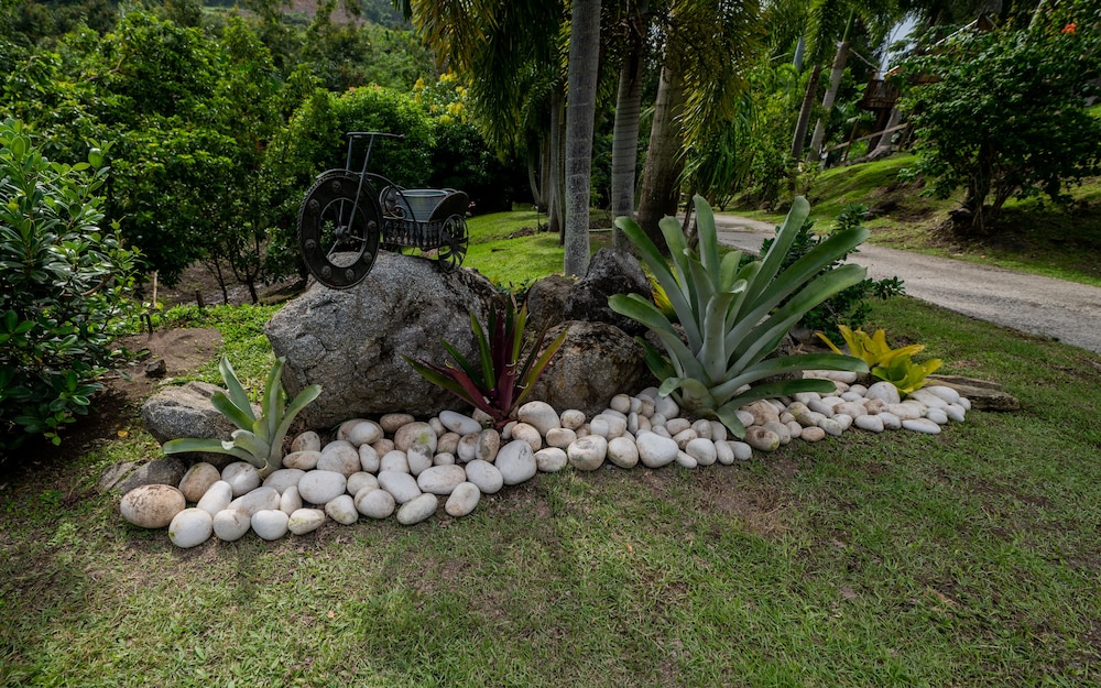 Hacienda Tres Casitas 45/50