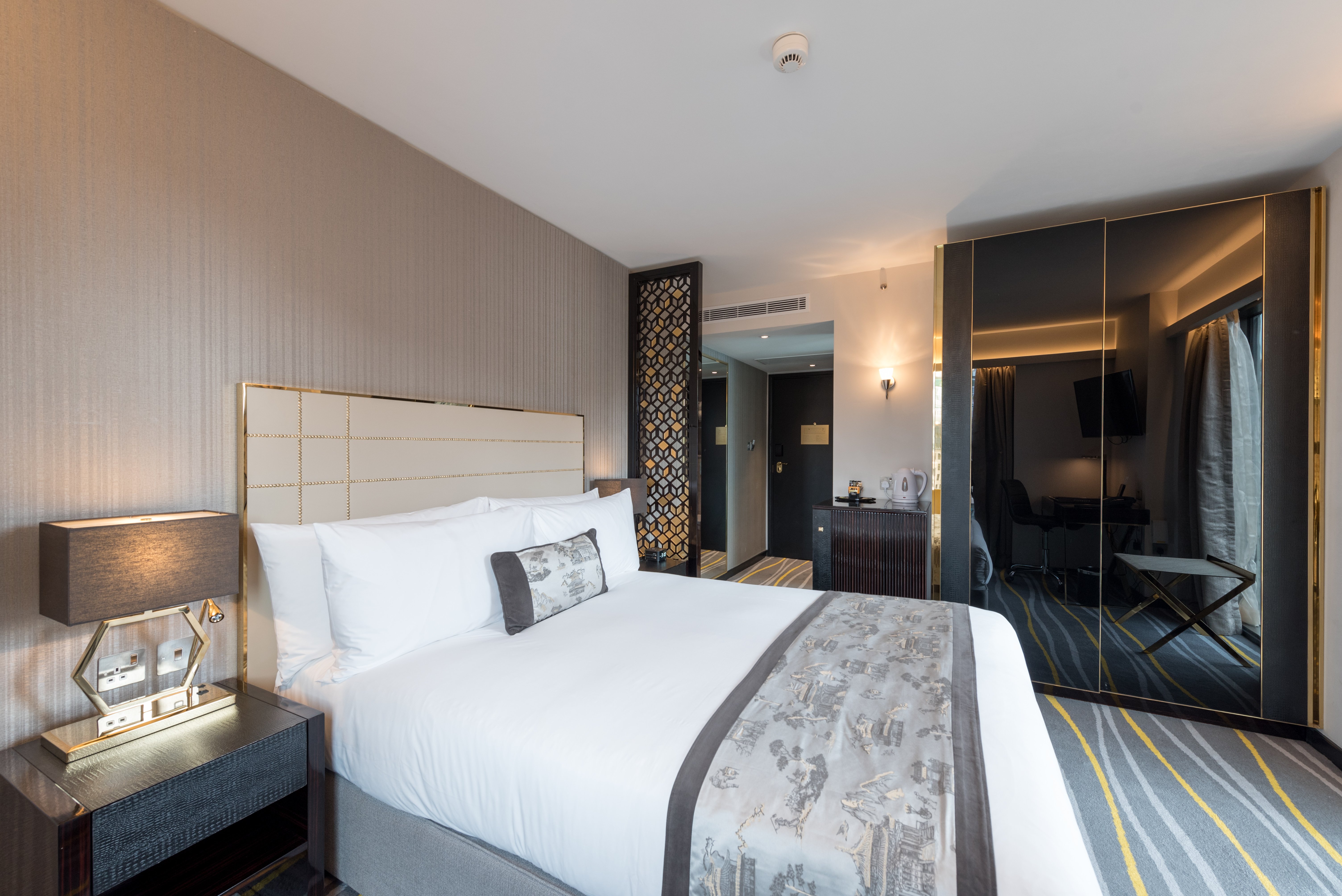 Leonardo Hotel London Aldgate - Formerly Hotel Saint 9/50
