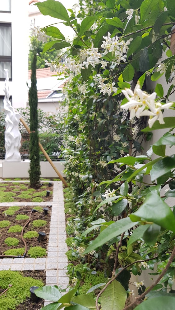 Les Jardins de Mademoiselle & SPA 62/69