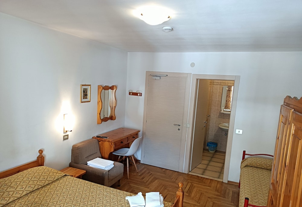 Gufo Hotel Sat Arr Dep Only 24/47