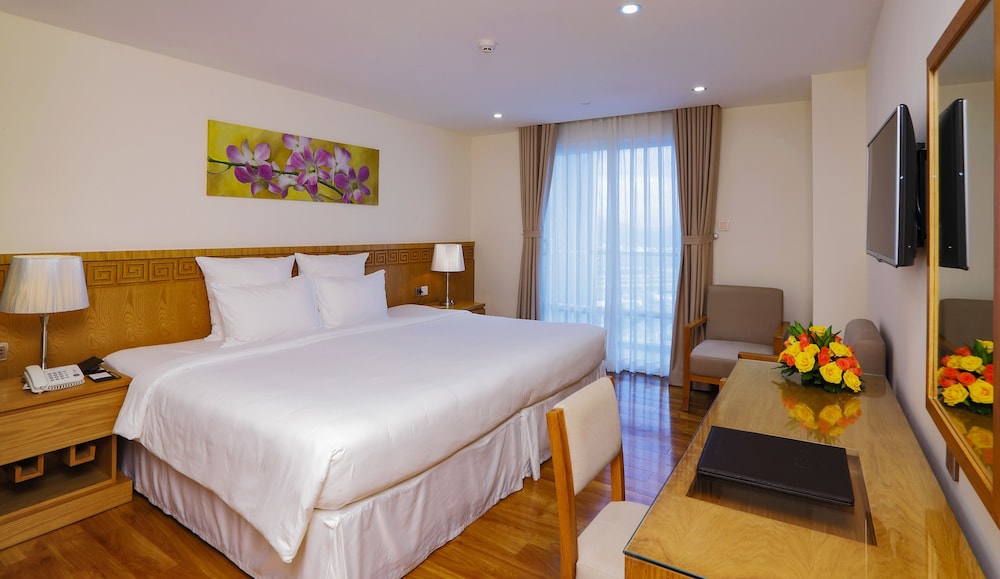 PREMIER, DELUXE, DOUBLE BED
