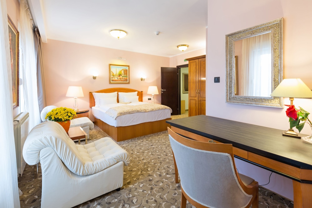 Sterling Hotel 18/49
