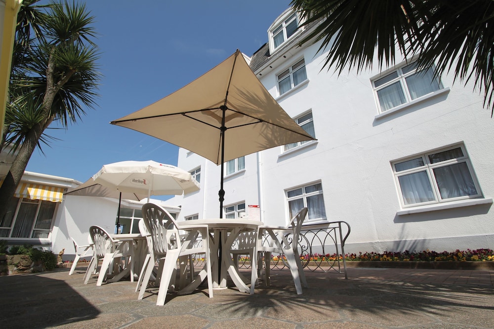 Norfolk Hotel 50/58