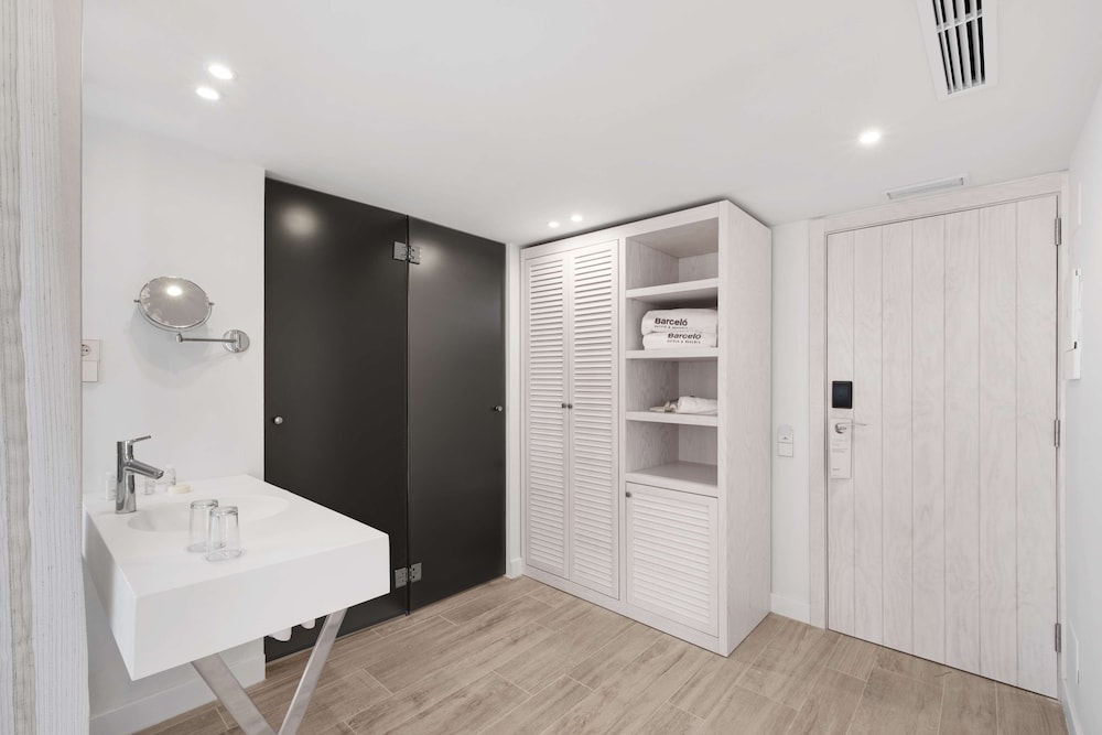 Barcelo Portinatx - Adults Only 30/67
