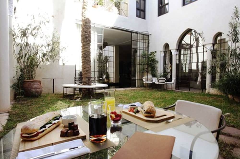 Palais Khum Boutique Hotel & Spa 58/72
