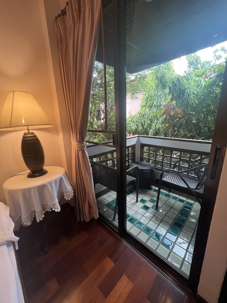 Pha Thai House 25/50
