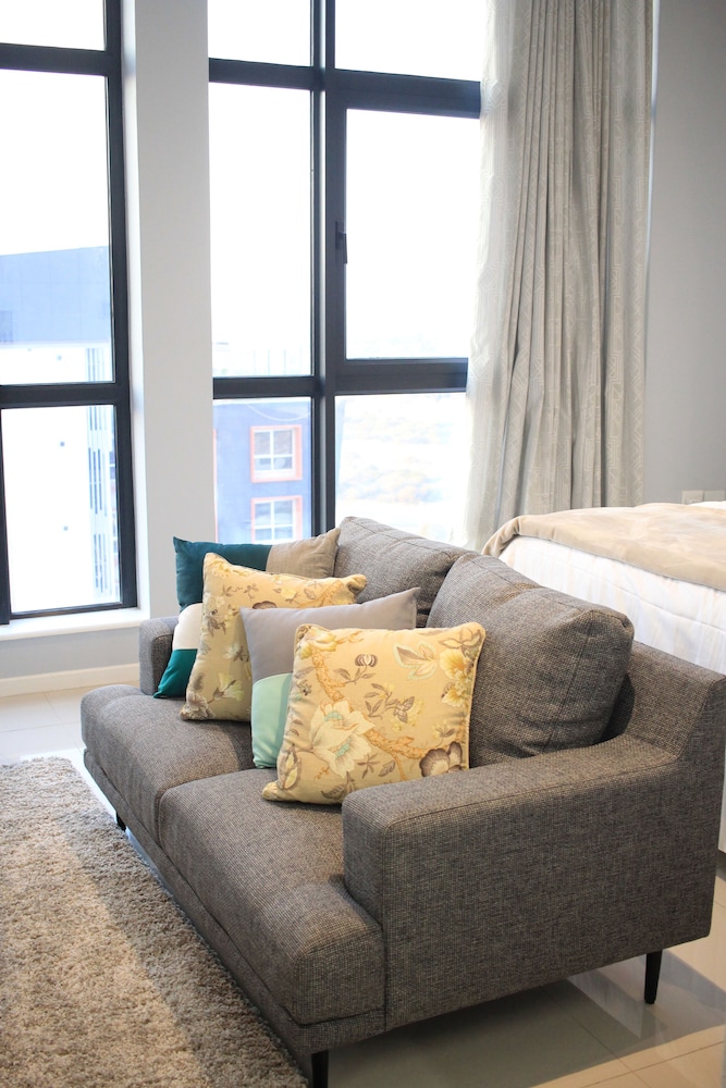 Tower Bliss Studio Apartment 15/28