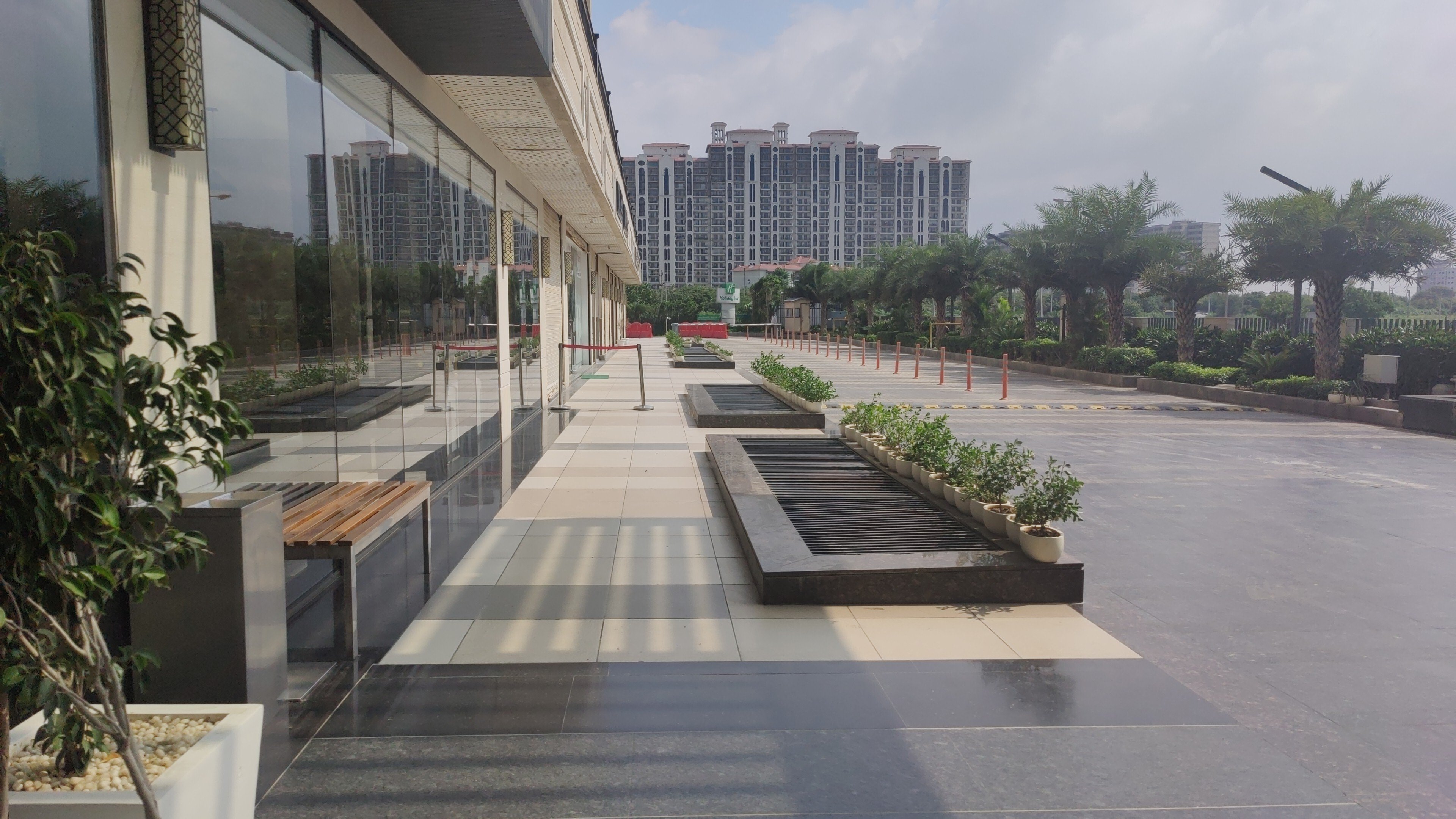 Holiday Inn Gurugram Sector 90 73/77