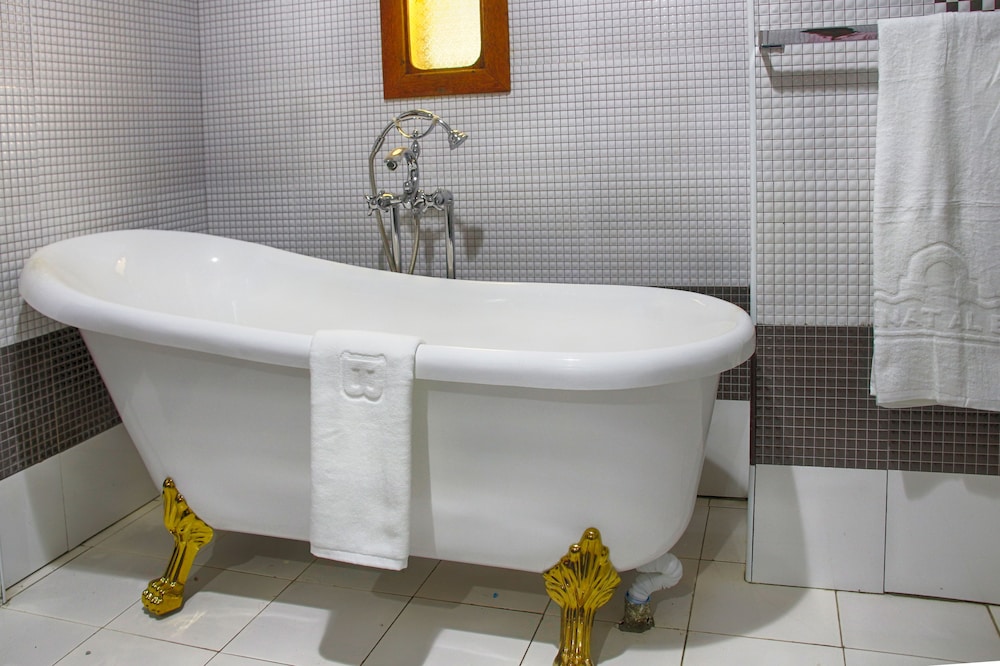 Madinat Al Bahr Business & Spa Hotel 72/75