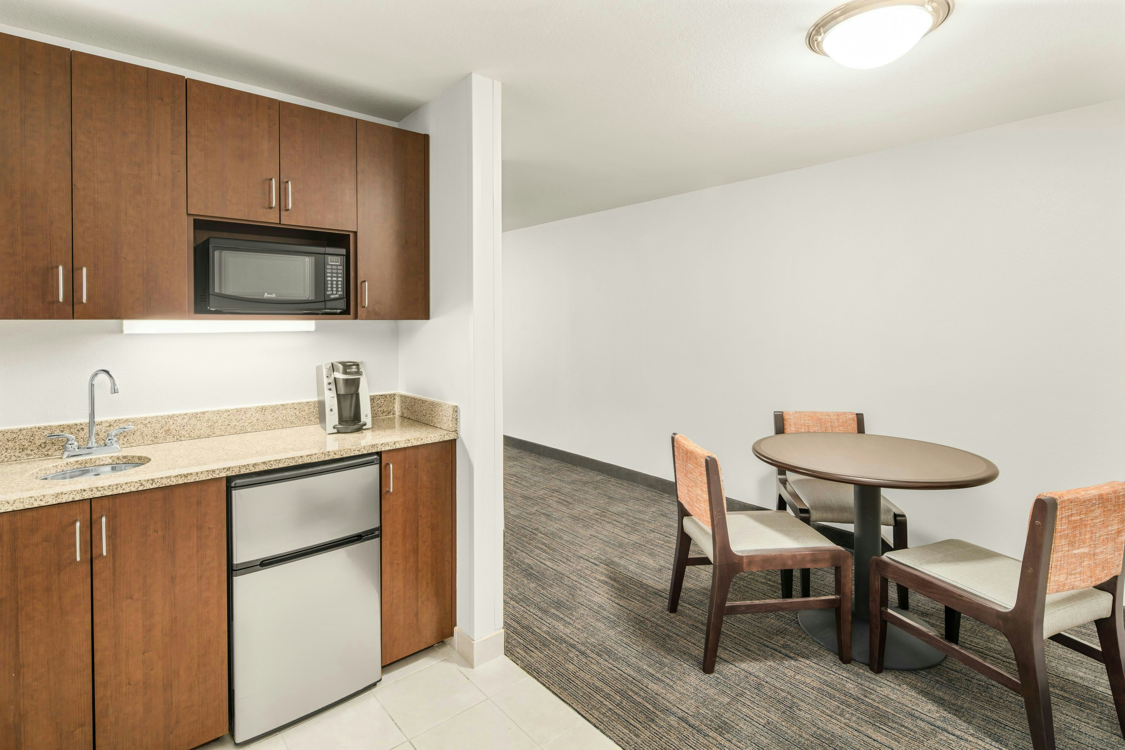 Holiday Inn Express Hotel And Suites Wilmington Newark 11/72
