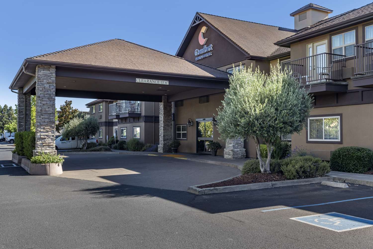 Comfort Inn & Suites Ukiah Mendocino County 34/34