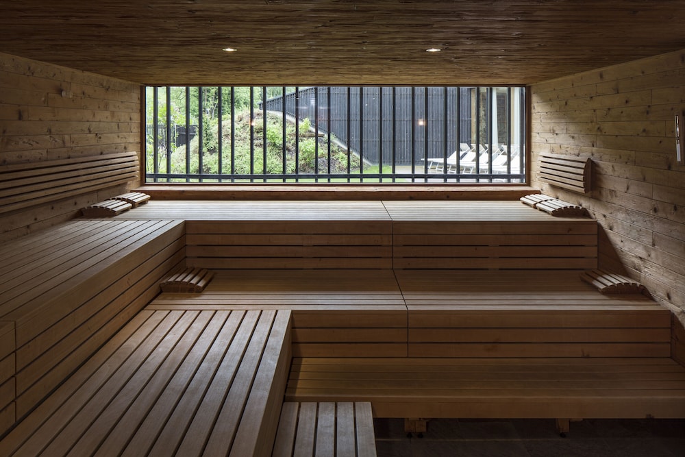 swimming pool spa