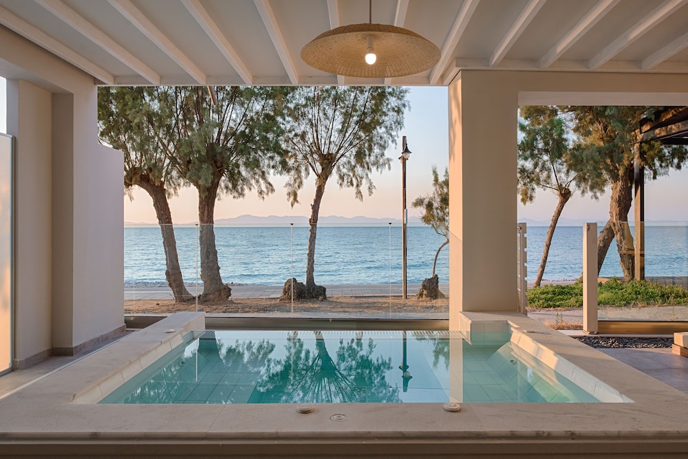 Villa Di Mare Luxury Suites 25/50