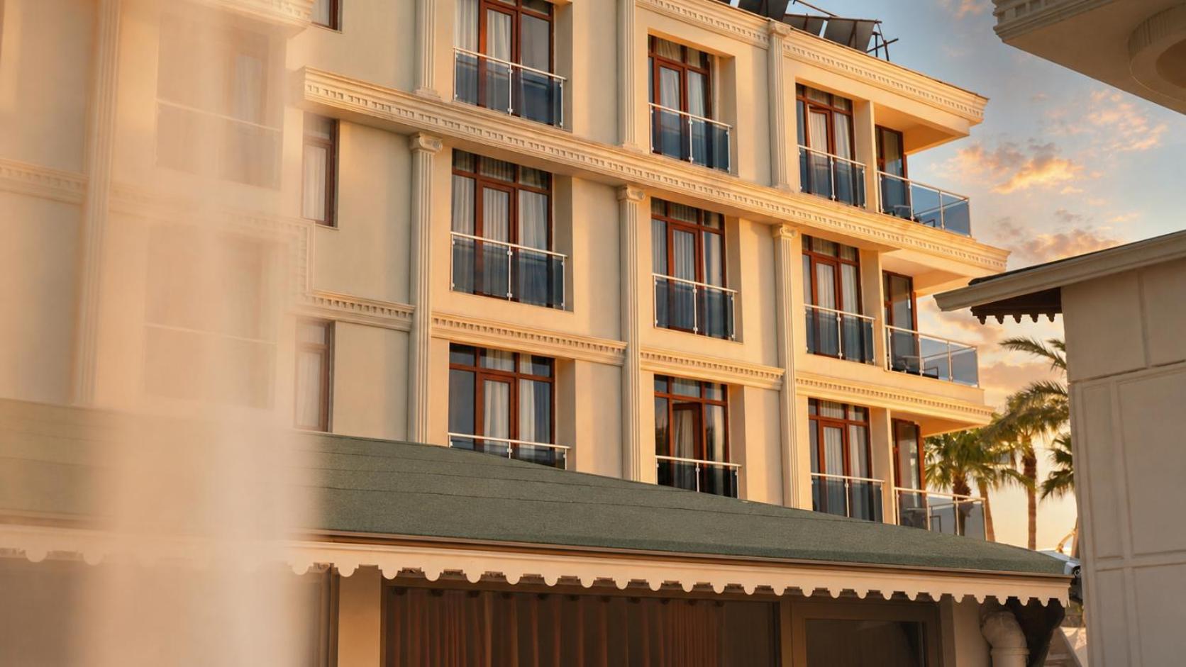 Qinn Hotels 5/50