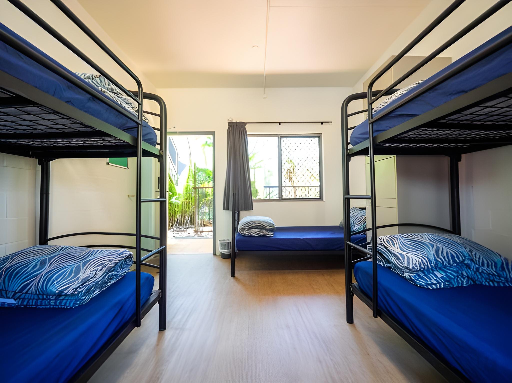 Bed in 5 Share Mixed Shared Bathroom