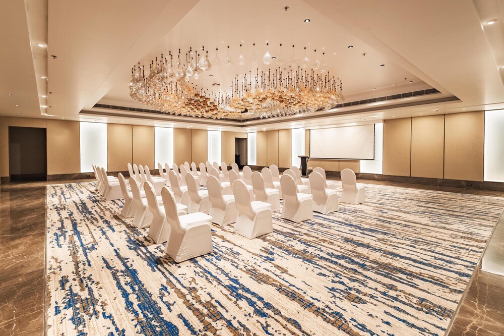 Radisson Hotel Jamshedpur 40/48