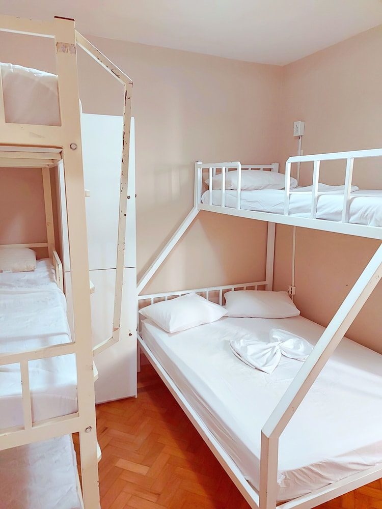Solar Hostel 26/63