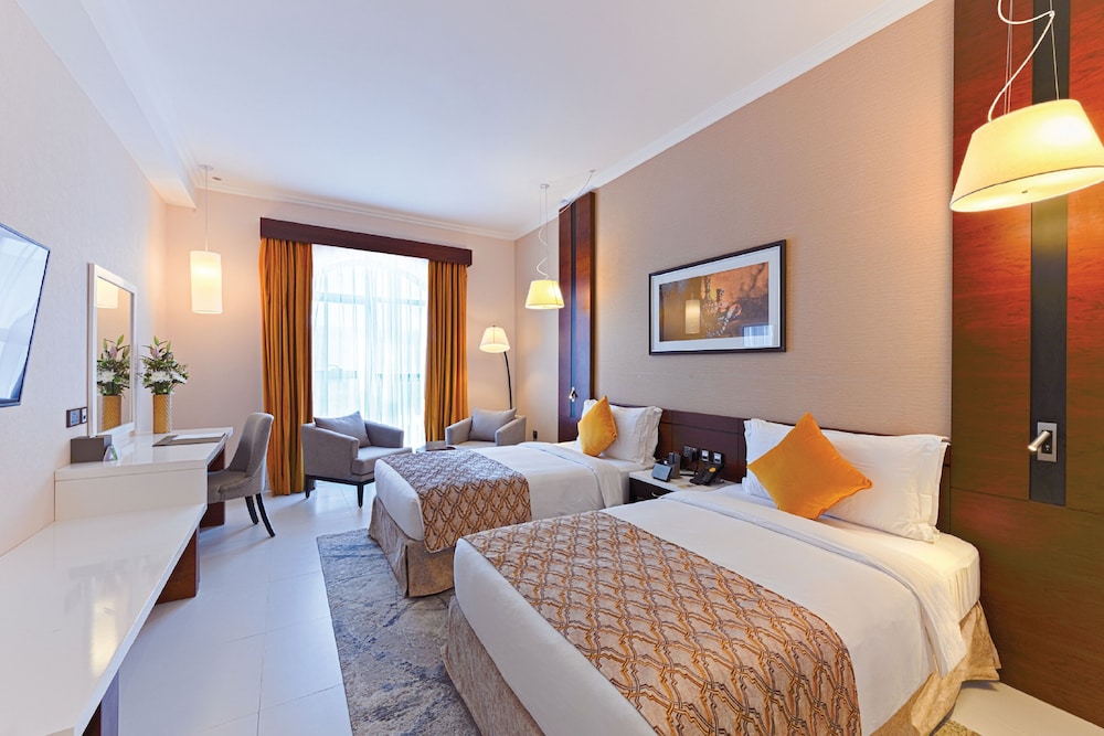 DELUXE ROOM (TWIN)