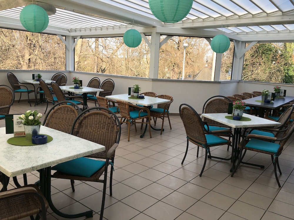 Hotel & Restaurant Park-Cafe Isa 34/50