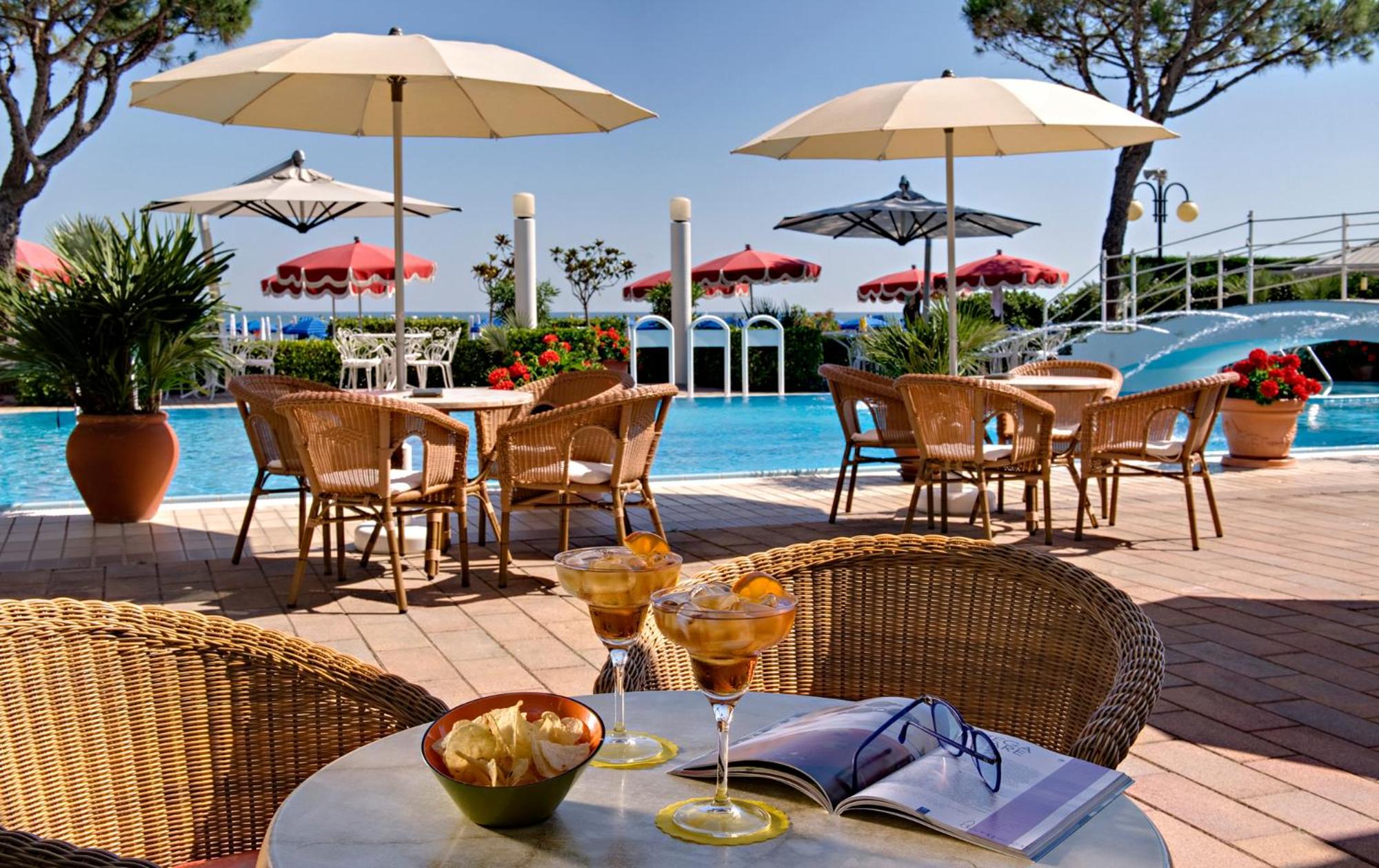 RUHL BEACH HOTEL AND SUITES 38/54