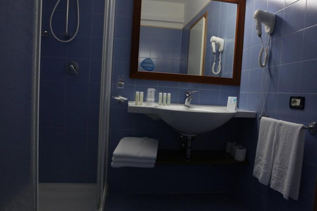 غرفة رباعية بسرير مزدوج وسريرين منفصلين، TI BLU Village Club 3/3