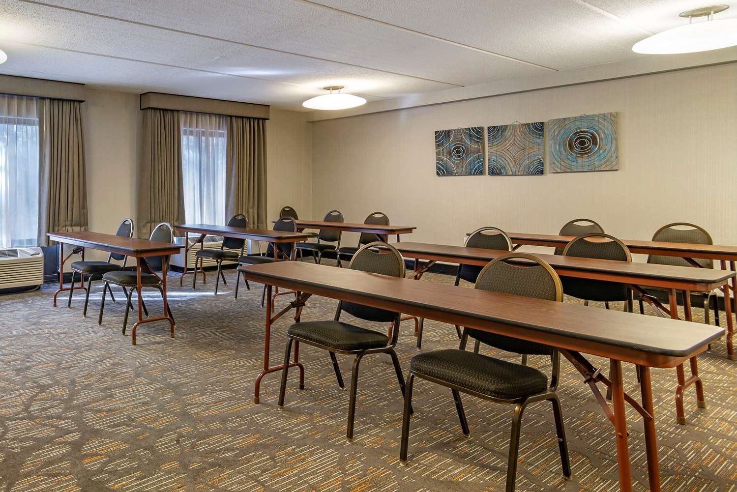 Comfort Suites Alpharetta/Roswell - Atlanta Area 14/16