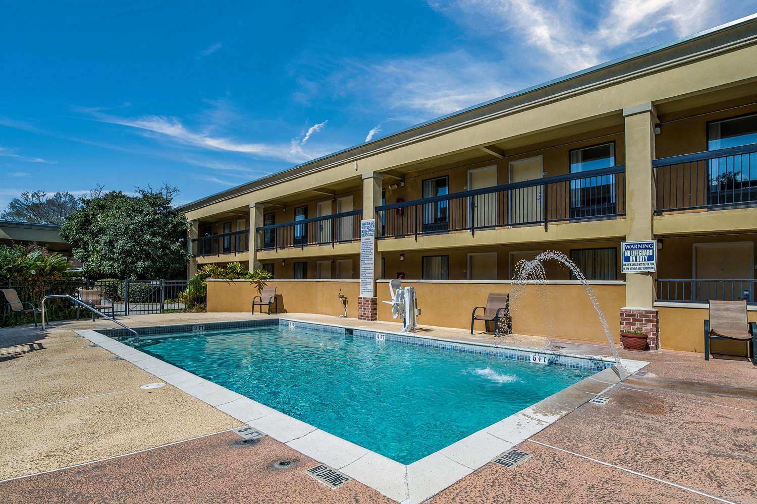 Quality Inn and Suites Conference Center Statesboro Historic District 3/33