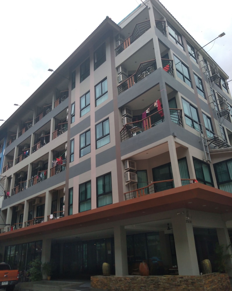Abani Jomtien Inn 4/50