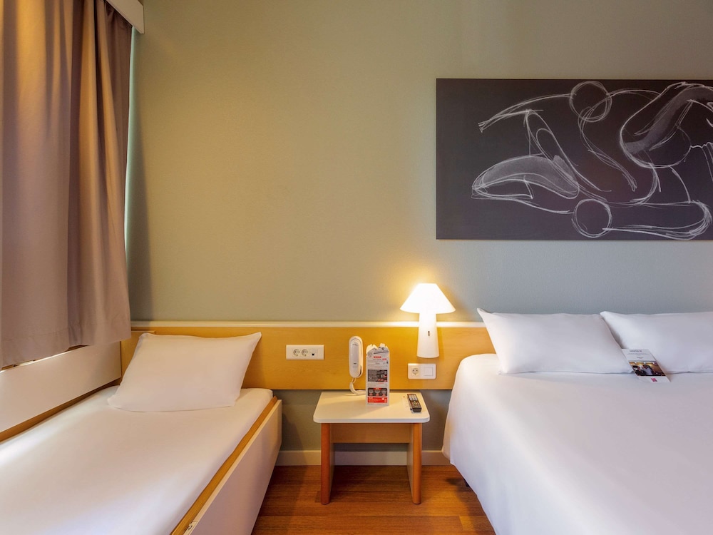 Ibis Elche 24/76