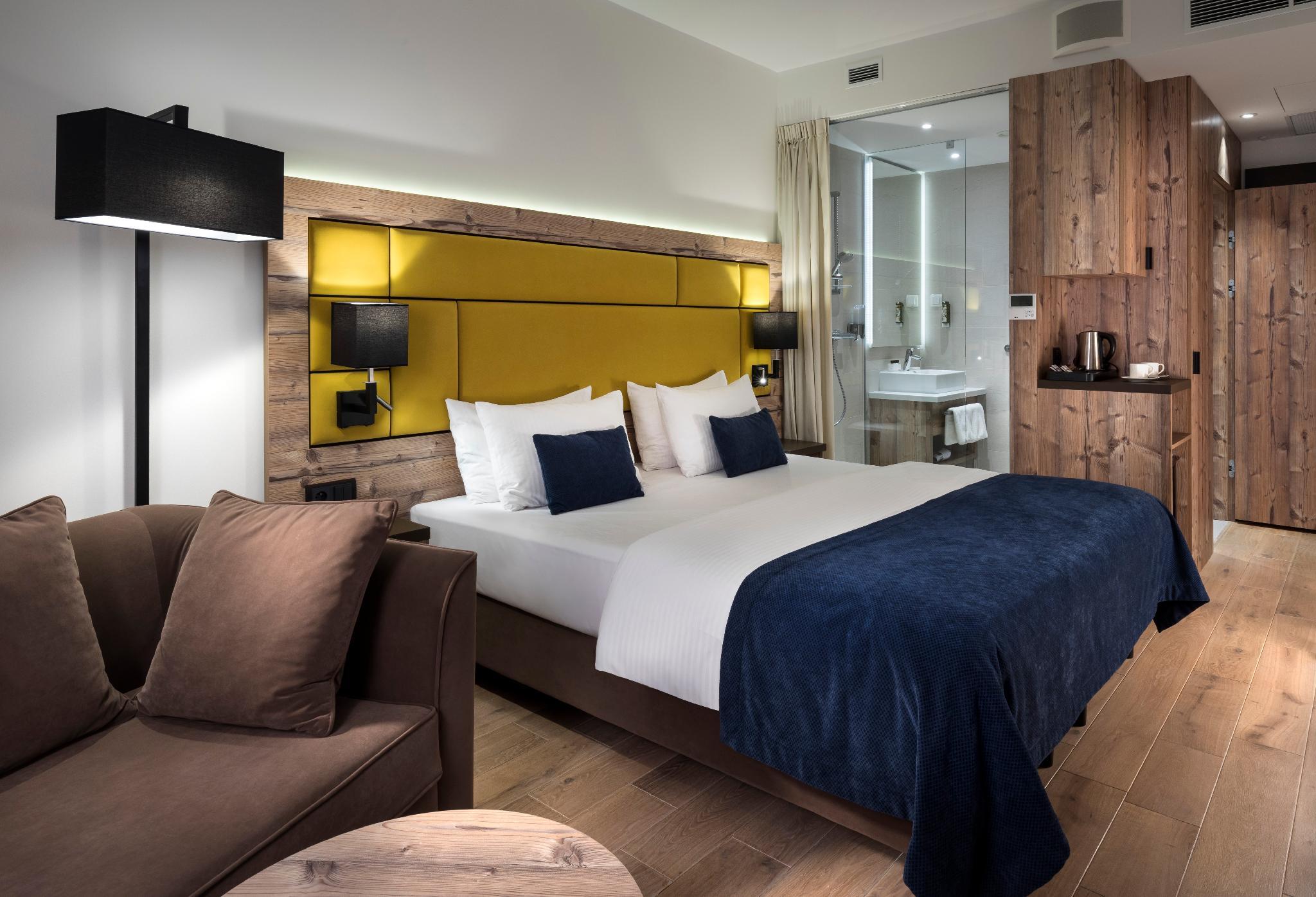 Room, Double or Twin Bed, Sea View