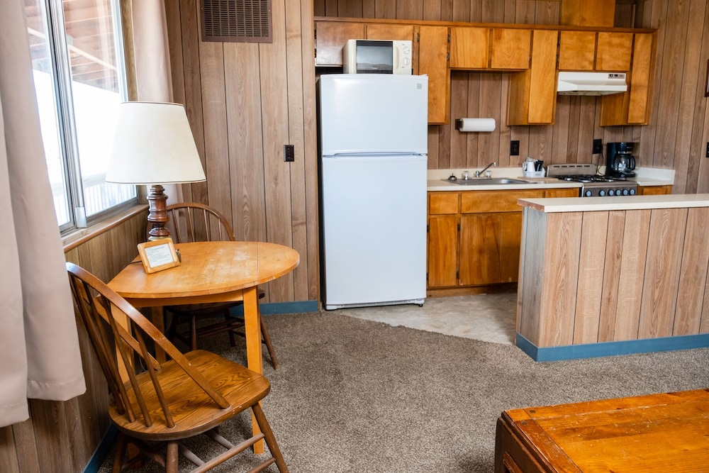 Cold Springs Station Resort 22/25