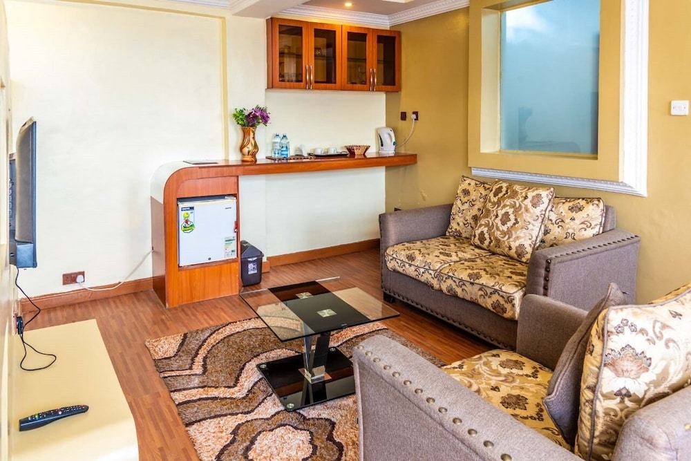 Hillcourt Resort Spa 57/76