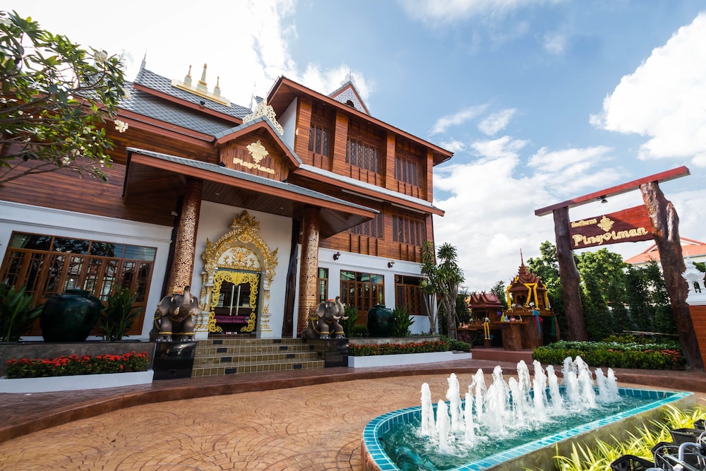 Pingviman Hotel 3/50