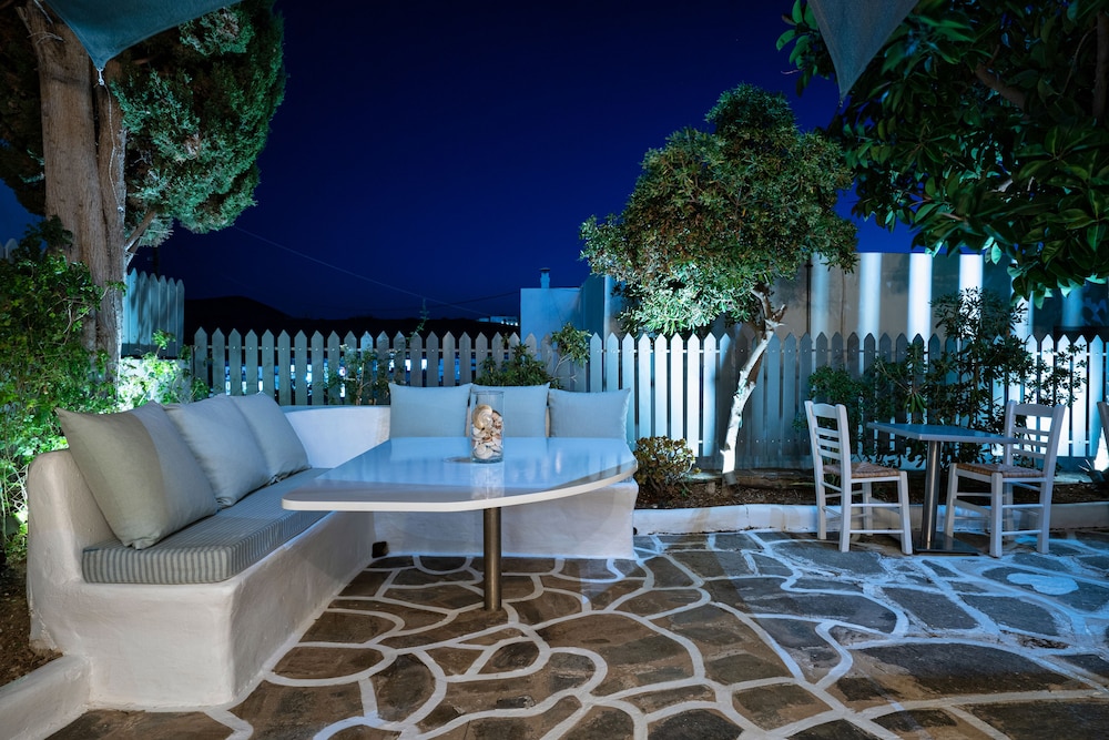Iris Boutique Hotel 60/74
