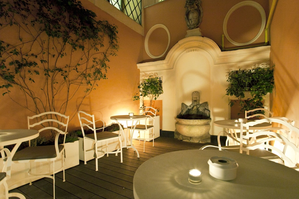 DOM Hotel Roma 25/50