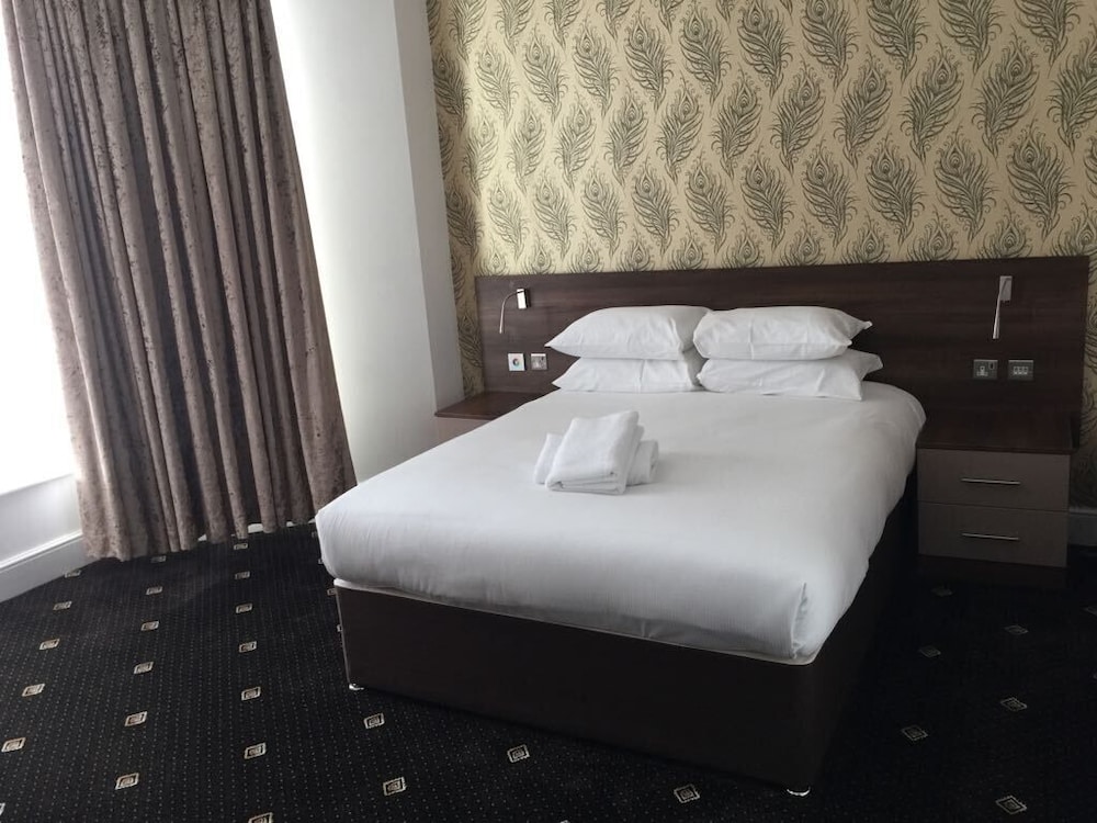 Marlborough Hotel 16/42