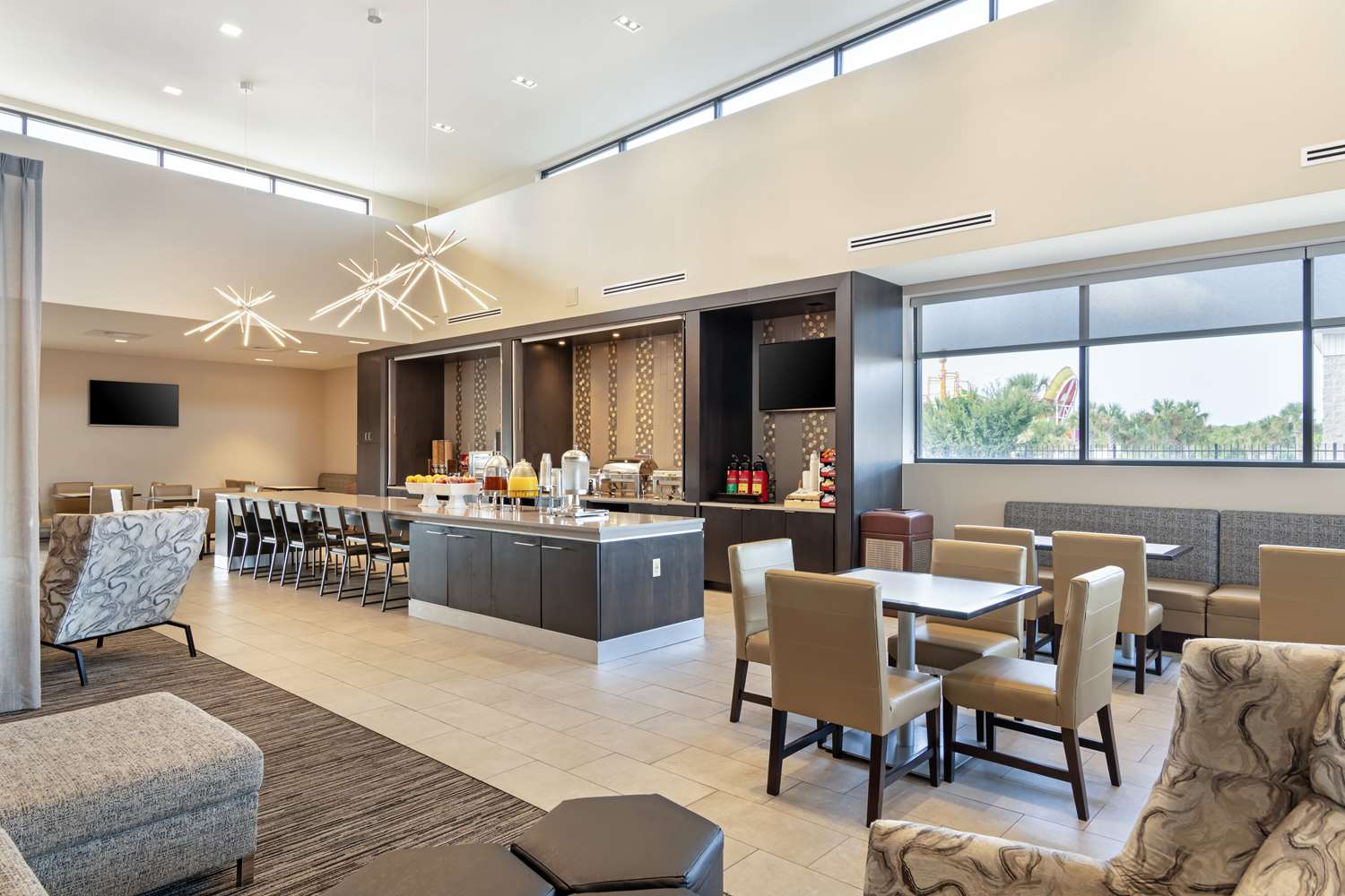 Best Western Plus Executive Residency Rigby's Water World Hotel 30/44