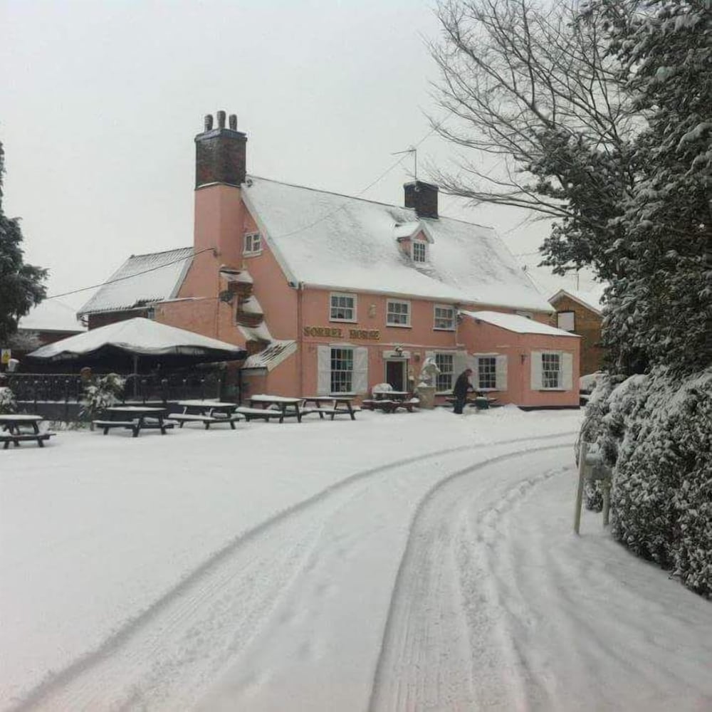 The Sorrel Horse Inn 3/28
