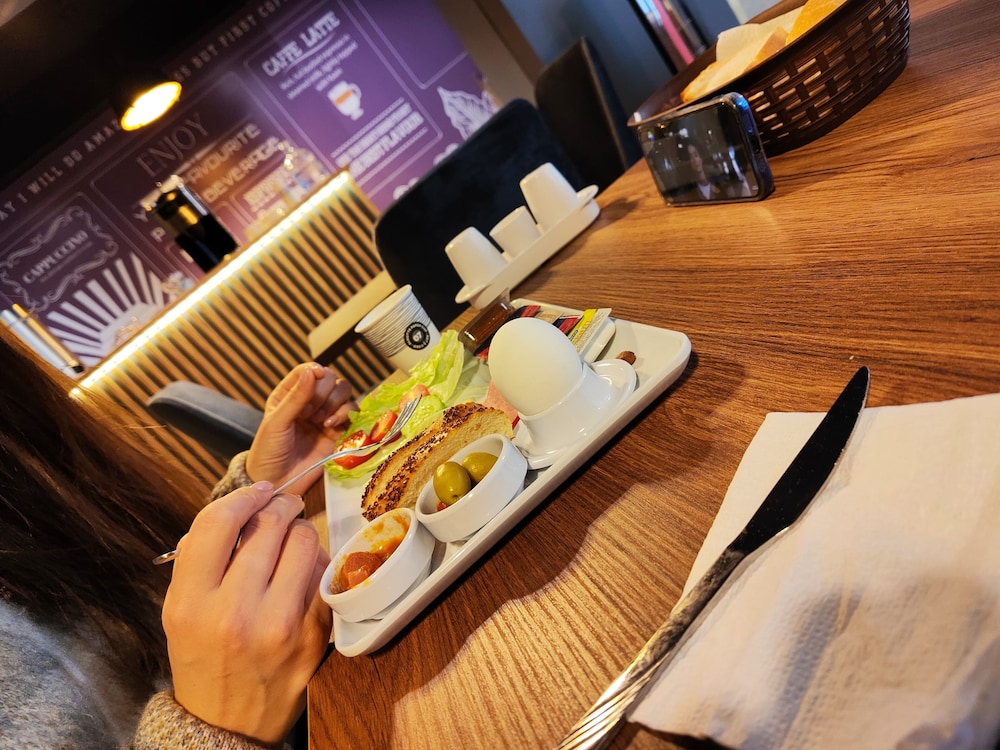 Petra Hotel Tuzla 20/21