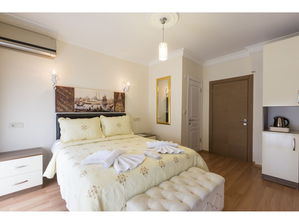 Zendy Suite Hotel 34/88