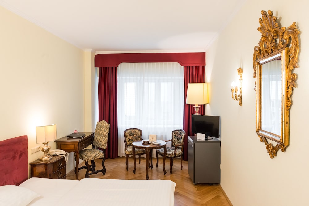 Hotel Royal 34/52