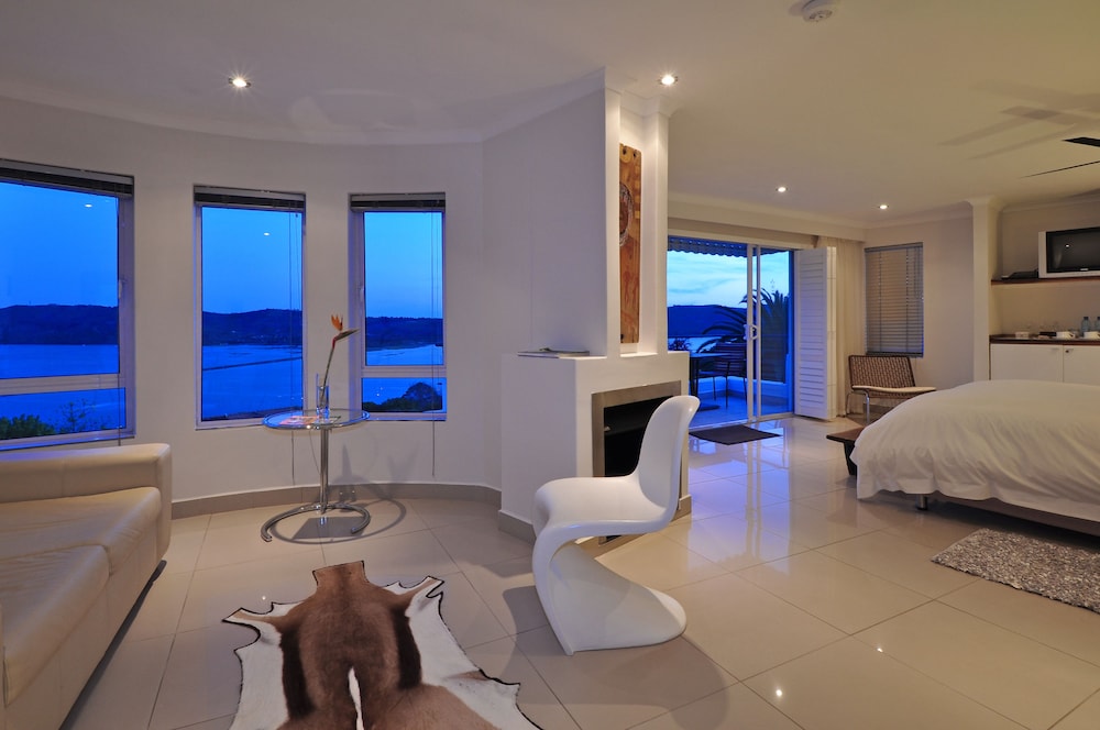 Villa Afrikana Guest Suites 66/88
