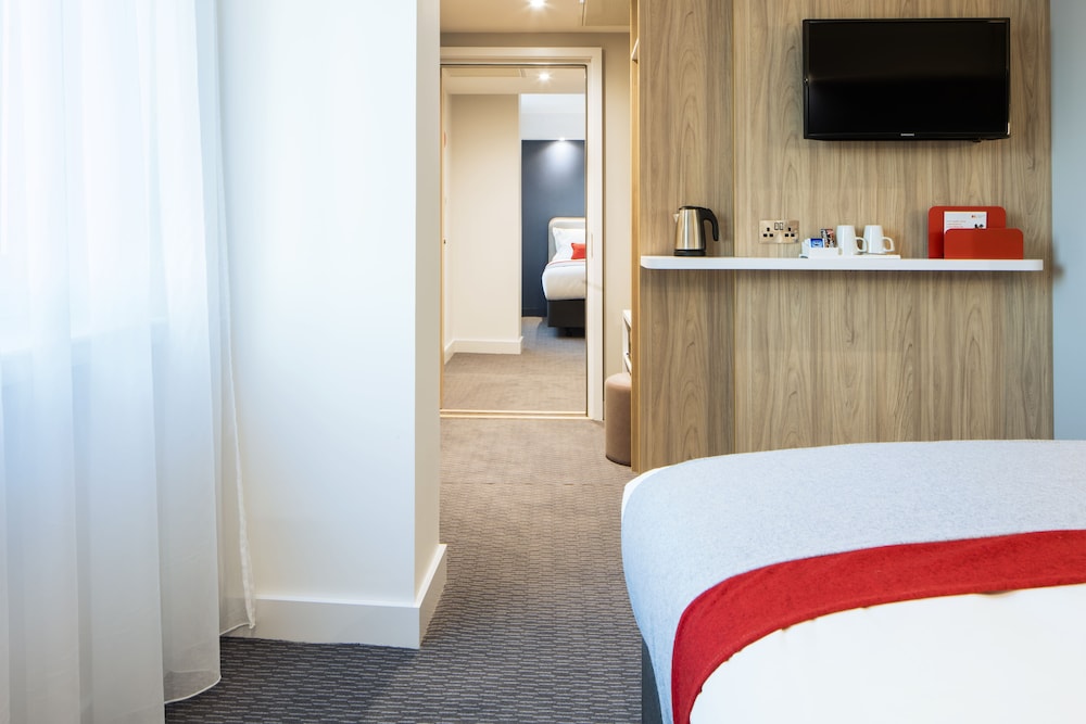 HOLIDAY INN EXPRESS DUBLIN CITY CENTRE 12/71