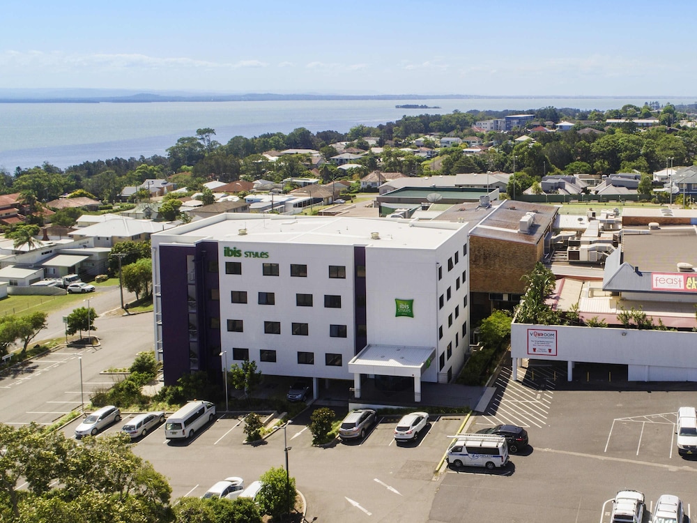 Ibis Styles The Entrance 2/50