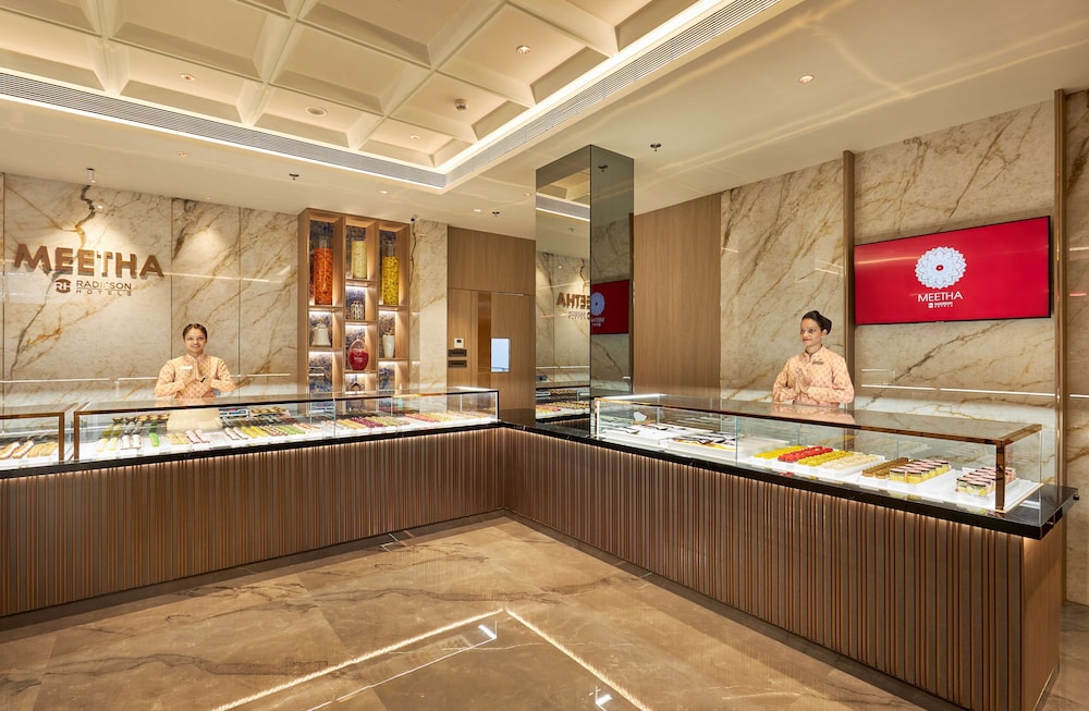 Radisson Mumbai Goregaon 9/75
