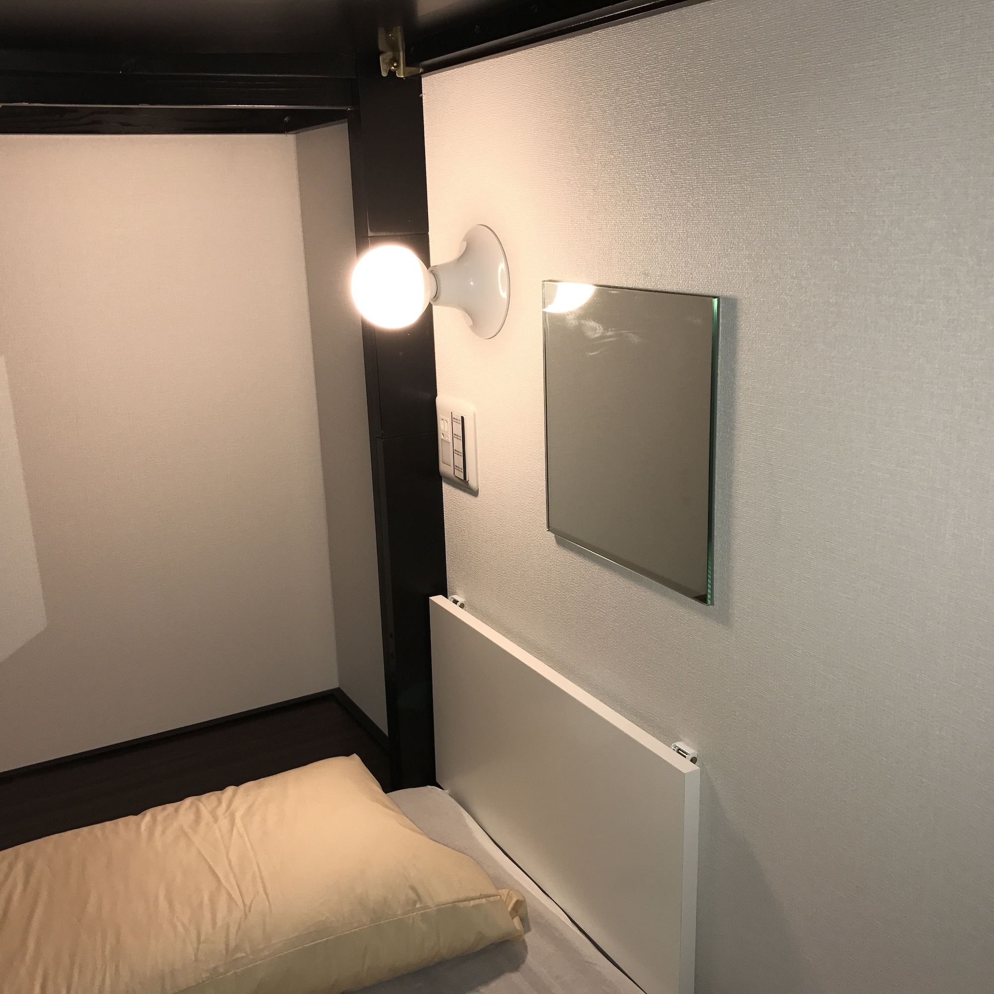 Capsule, Single Bed