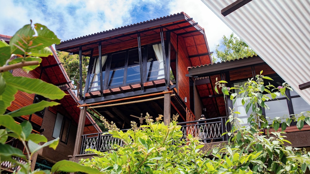 Alama Sea Village Resort in KOH LANTA
