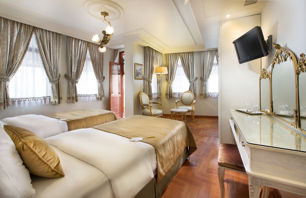 ROOM, TRIPLE, 3 BEDS