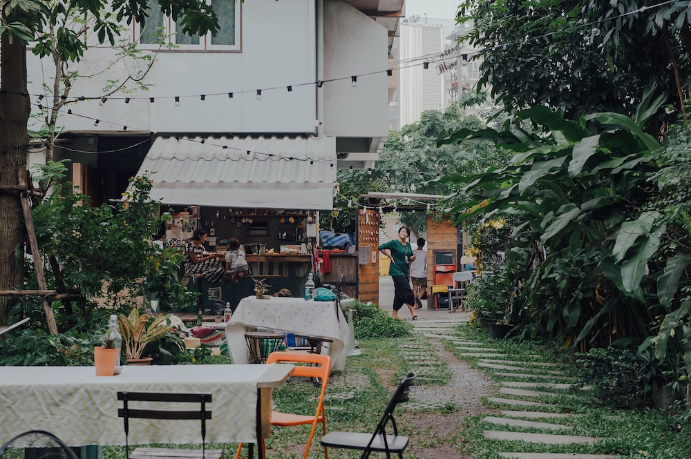 The Yard Hostel 3/50